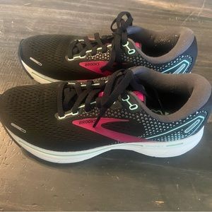 Women’s Brooks Ghost 14 Athletic Tennis Shoes Size 7 for Running